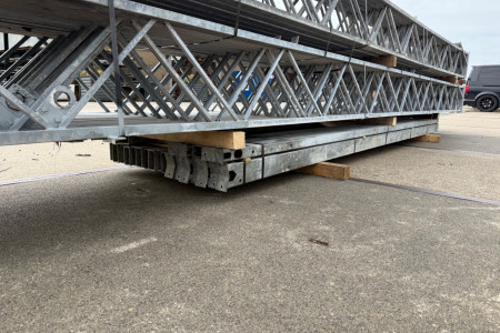 12.80 x 40.00m (512m²)